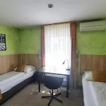 U Admirala Πανσιόν 4*